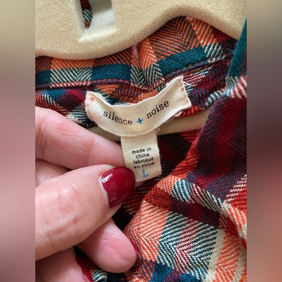 SILENCE & NOISE Size L Rust Green Teal Plaid Flannel Cold Shoulder Shirt Rc$59 - Picture 3 of 6
